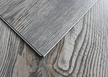 Laminate Waterproof Vinyl Plank Flooring / Tampak Kayu Vinyl Tile Anti Rokok